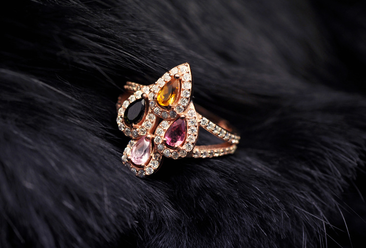 鳳羽翩躚，碧璽生輝 力臻珠寶天然碧璽吊墜引領2013春夏時尚